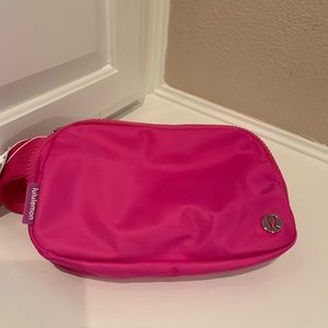 Lululemon Everywhere Belt Bag in Sonic Pink